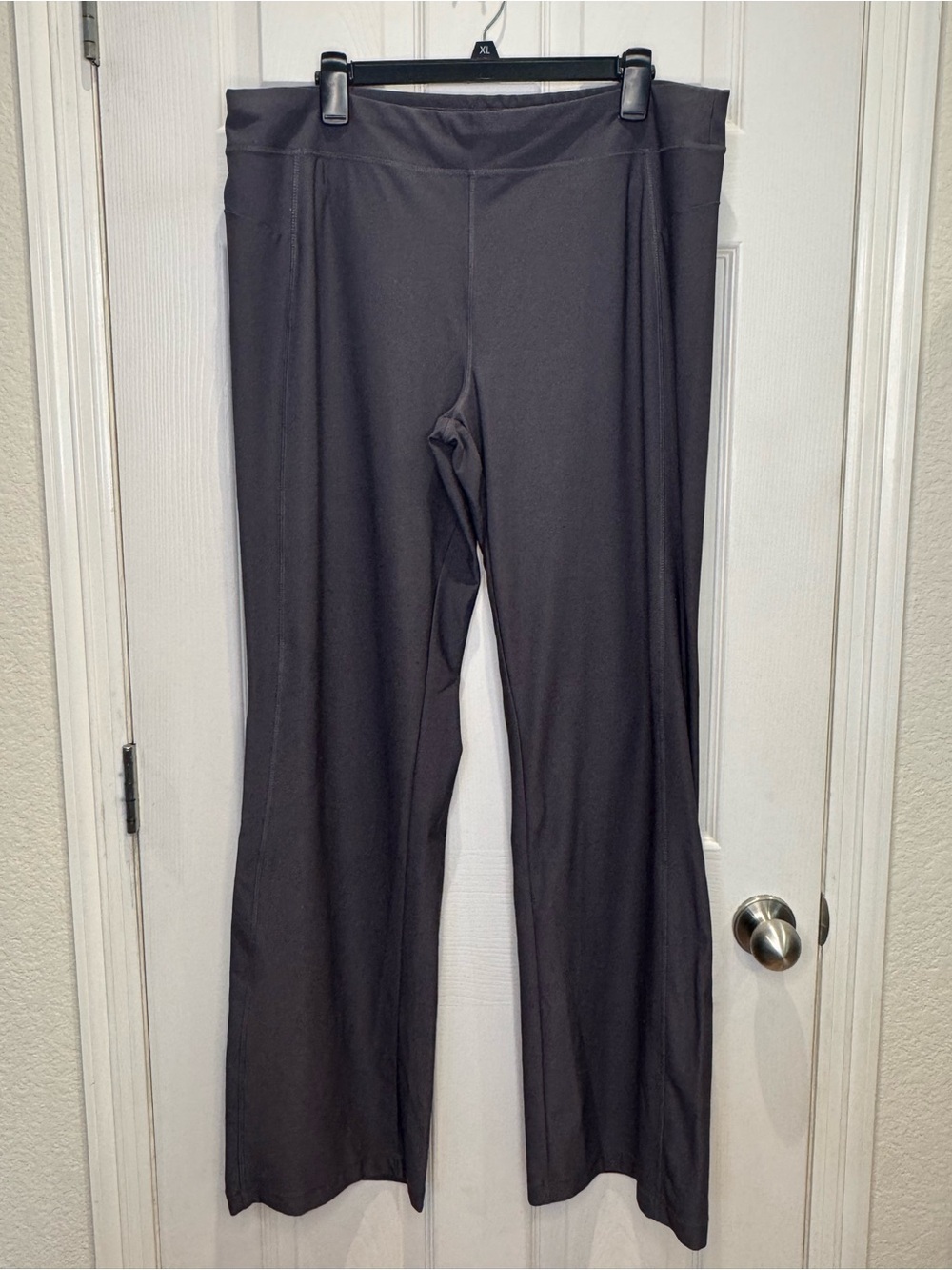 L.L. Bean Women’s XL Dark Grey Yoga Pants Leggings Flare Back Pocket Active
